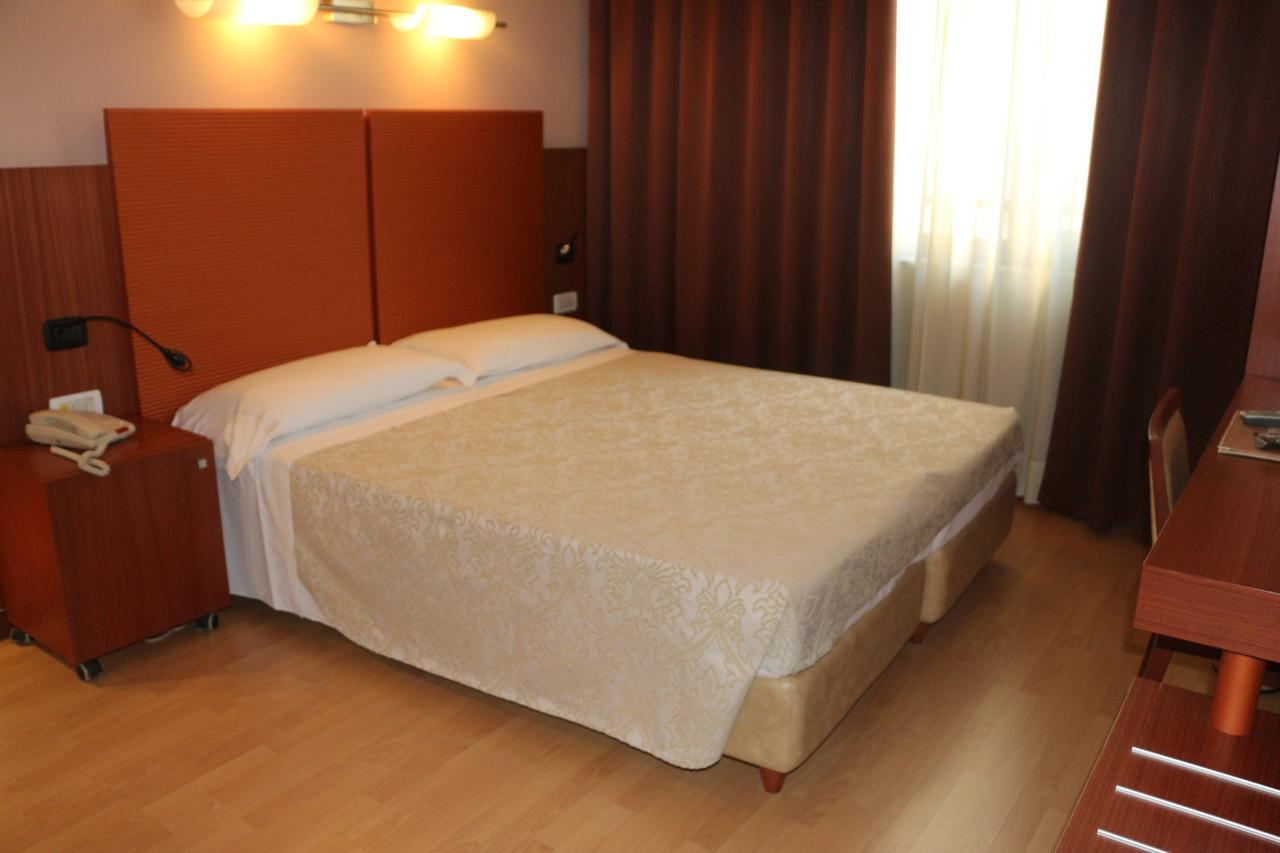 Bella Italia Palace Hotel Novara Exterior foto